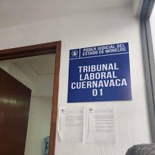 El tribunal laboral garantiza la resolución justa y legal de los conflictos entre trabajadores y empleadores, protegiendo derechos laborales y asegurando el cumplimiento de la ley.