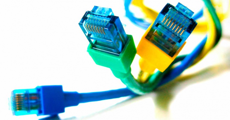 fibra óptica vs cable de red