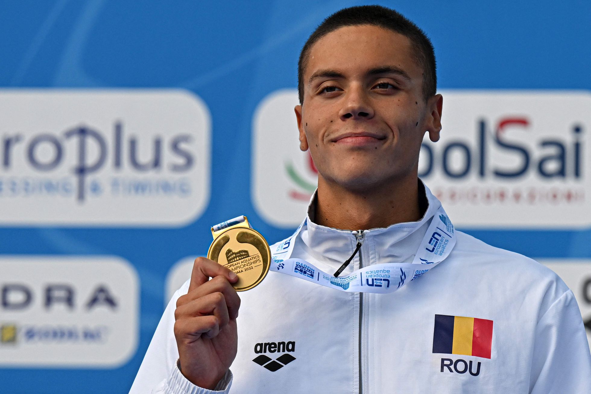 Popovici gana la final de los 200m estilo libre en los europeos de natación