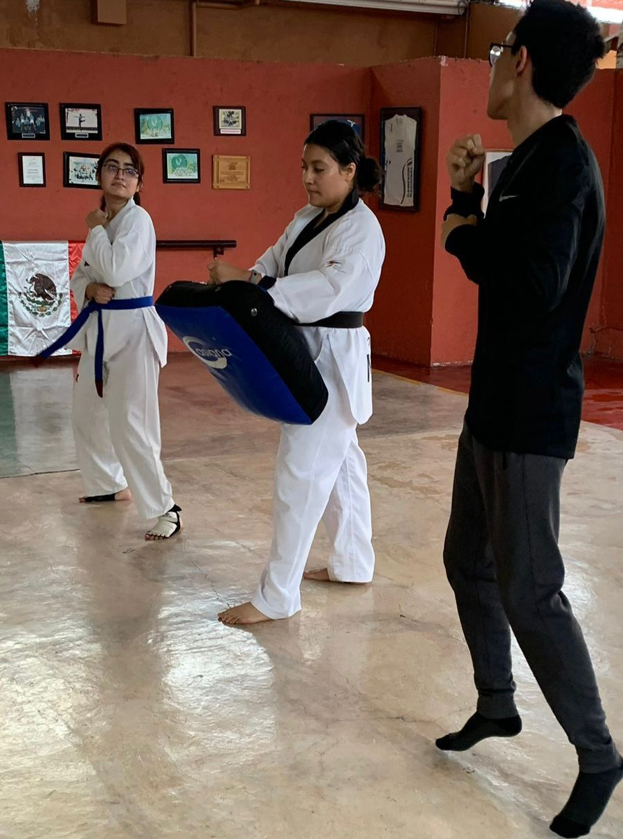 Exhibición de taekwondo en SIU-1