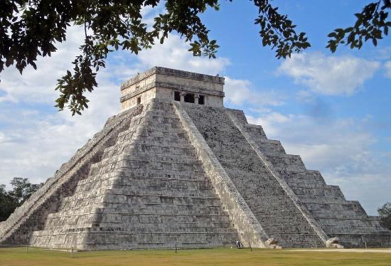 chichen-itza-el-castillo