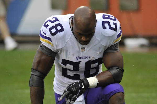 adrian-peterson-jugara-ante-los-steelers-pese-a-su-perdid