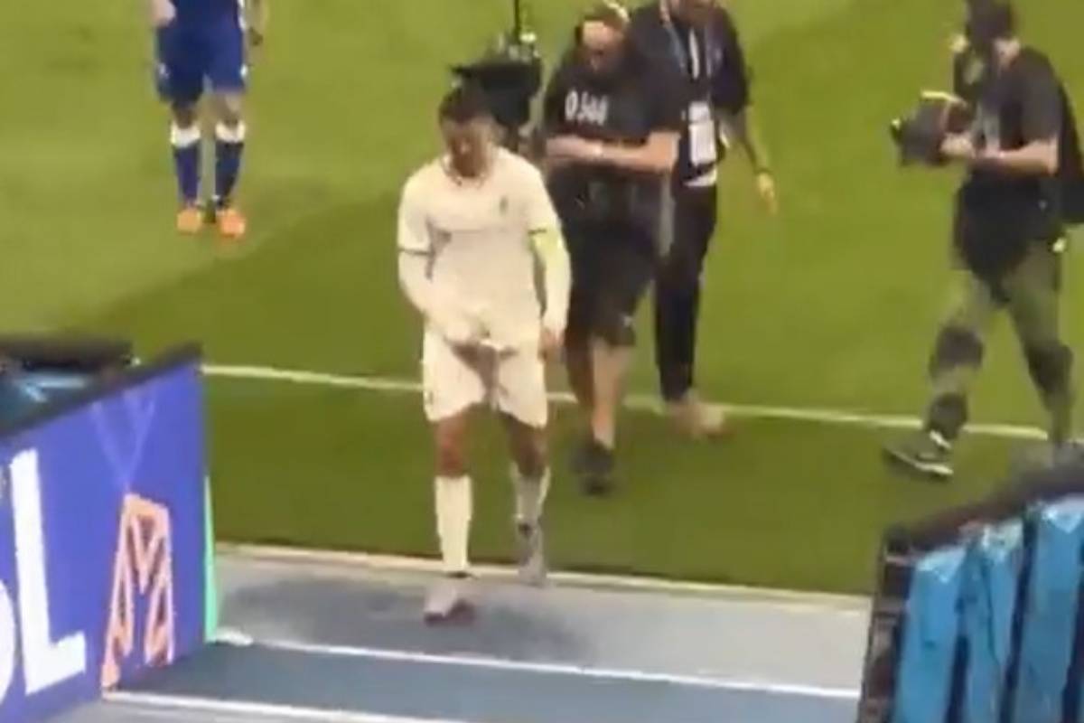 Cristiano Ronaldo puede ser deportado de Arabia Saudita ya que se difundió un video en el que realiza un gesto obsceno durante partido. 